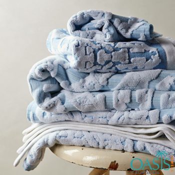 Wholesale Blue and White Plush Bath Towel Manufacturers USA