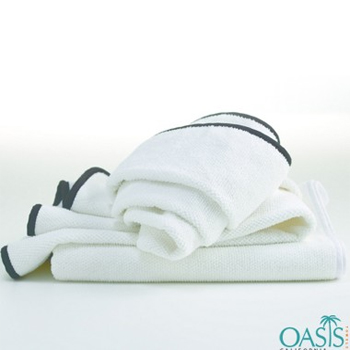 https://www.oasistowels.com/wp-content/uploads/2020/01/White-jacquard-bath-towel-set.jpg